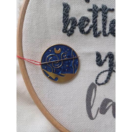 Wizardi 4/5" Night Sky Magnetic Needle Minder